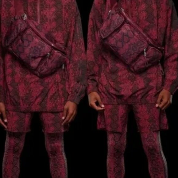 Ivy Park X Adidas Large Red Burgundy Oversized Fanny Pack Crossbody Belt Bag - Picture 3 of 7